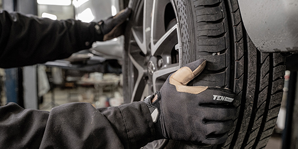 tech-talk-checking-tire-pressure-and-how-often-to-rotate-them-bg